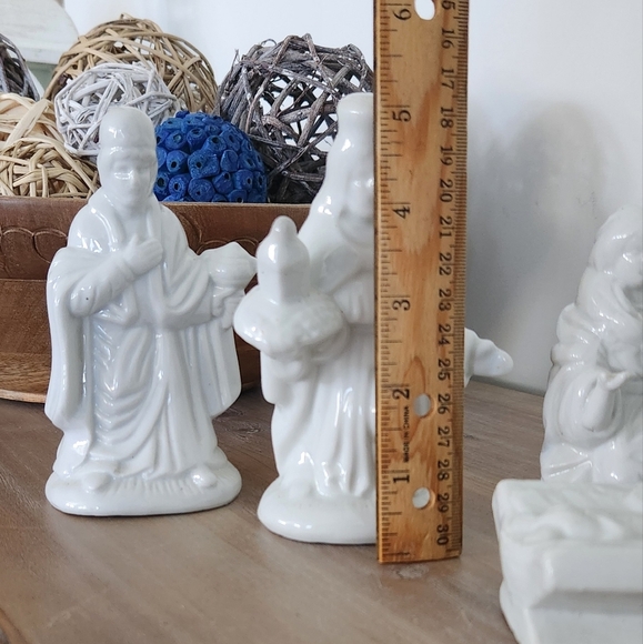 ✨ Windsor Collection White Ceramic Nativity Set – 6 Piece, Christmas Décor - Picture 6 of 14